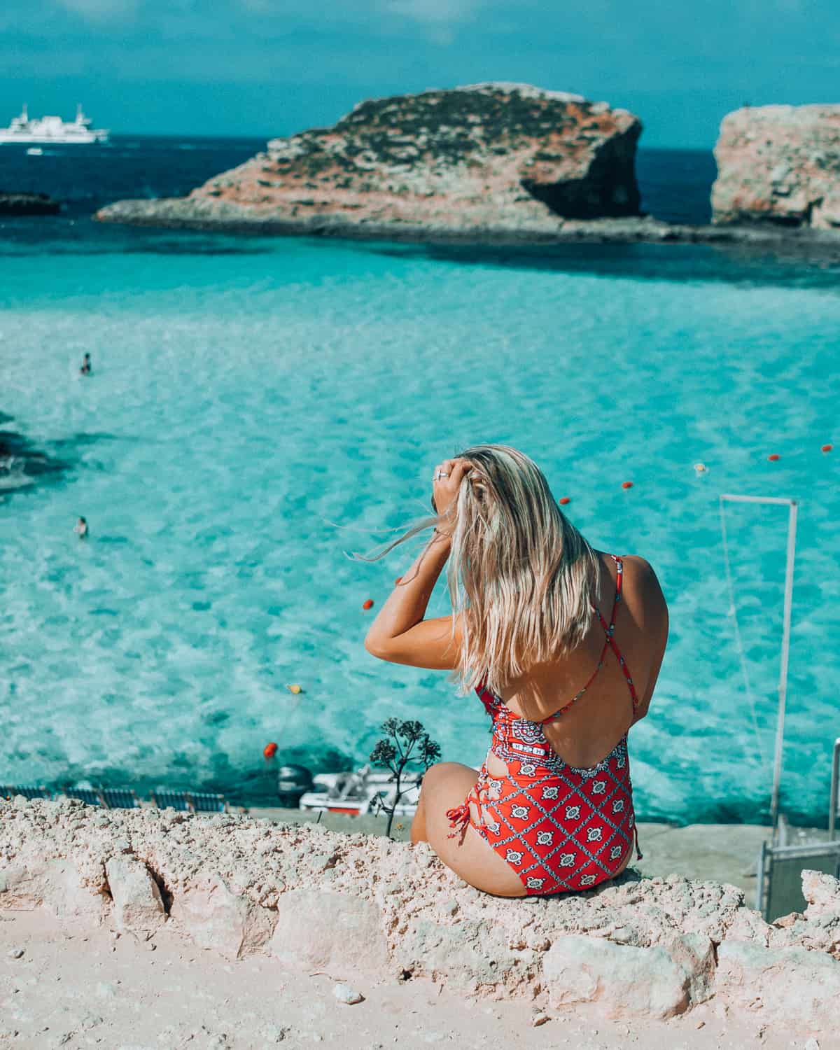 How to get to: Blue Complete Guide to Comino's Natural
