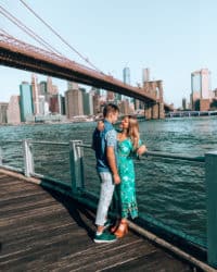 pareja en Dumbo waterfront