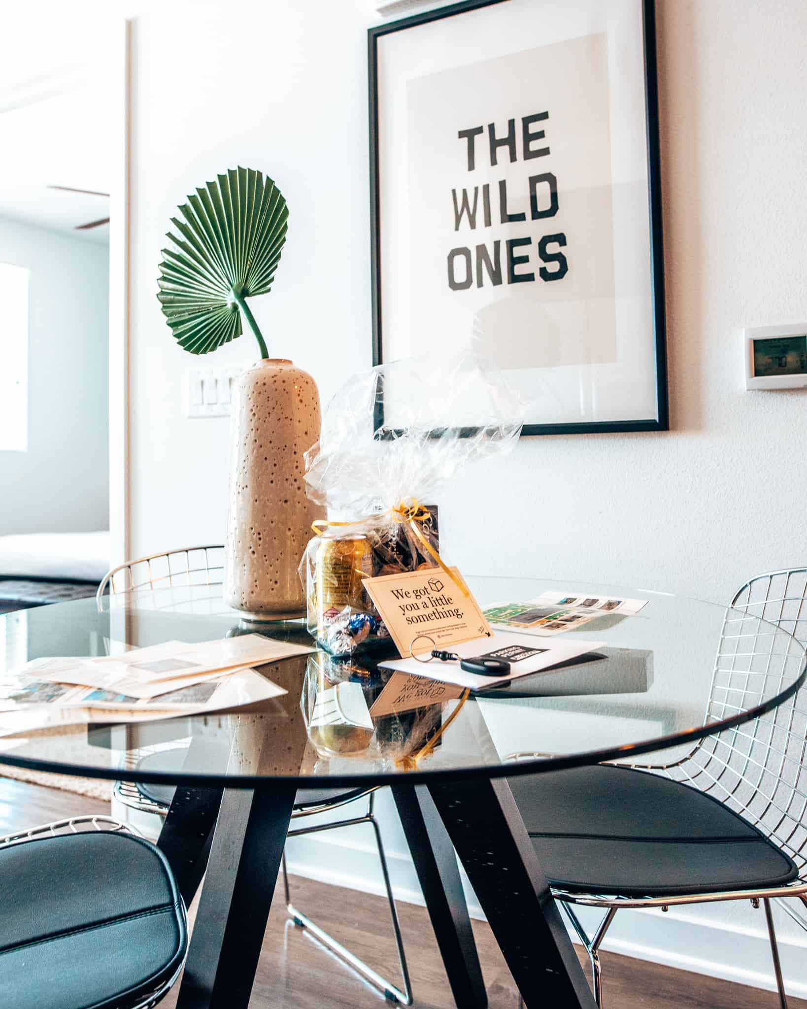 kitchen table at Sonder Apartment